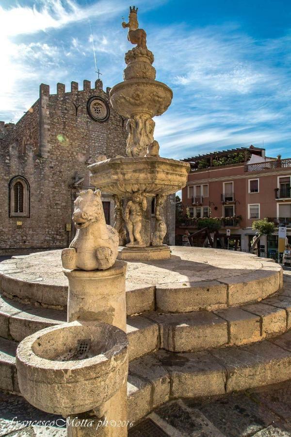 Taormina Castle And Sea Viewアパートメント エクステリア 写真